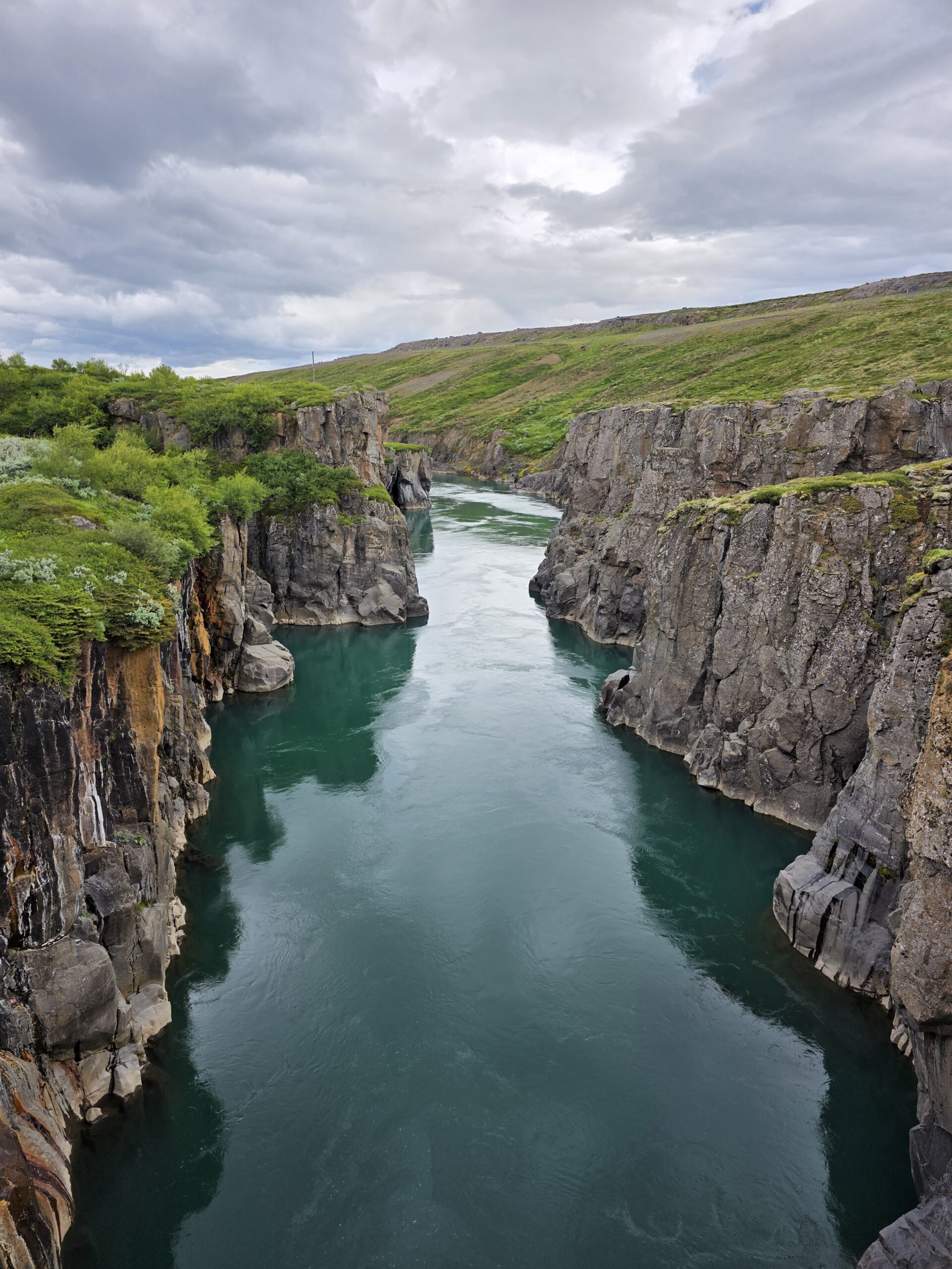Mehr über den Artikel erfahren 10.07. Canyon, Wasserfälle und faule Eier